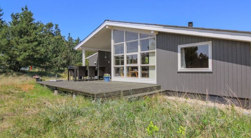 Photo of "Nadia" - 1.7km from the sea