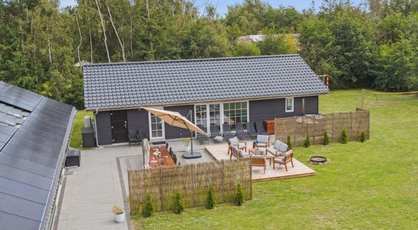 Photo of "Ronia" - 900m from the sea