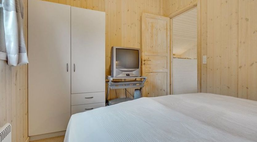 Photo of "Aviaja" - 12km from the sea