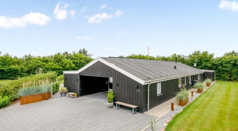 Photo of "Noreen" - 1.4km to the fjord