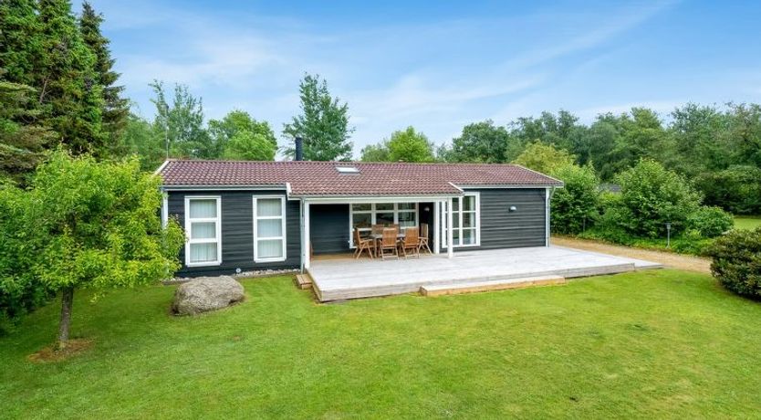 Photo of "Mira" - 500m from the sea