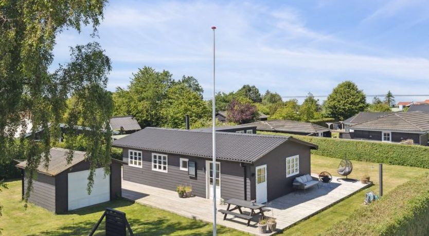 Photo of "Kim" - 250m from the sea