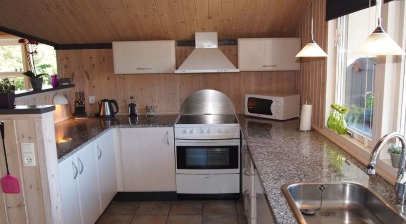 Photo of "Maureen" - 10.5km from the sea