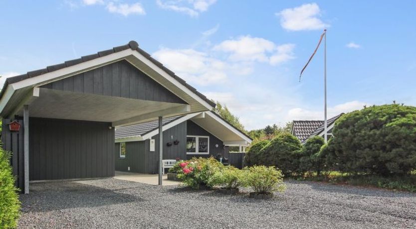 Photo of "Maureen" - 10.5km from the sea