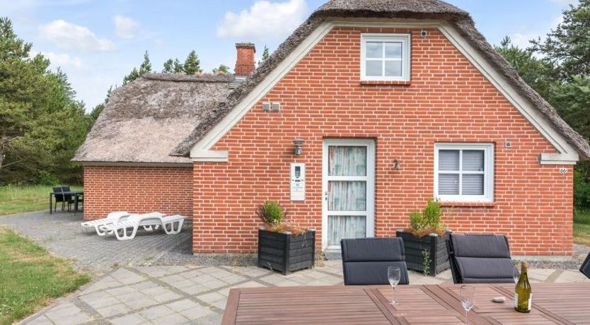 Photo of "Hunno" - 3km from the sea