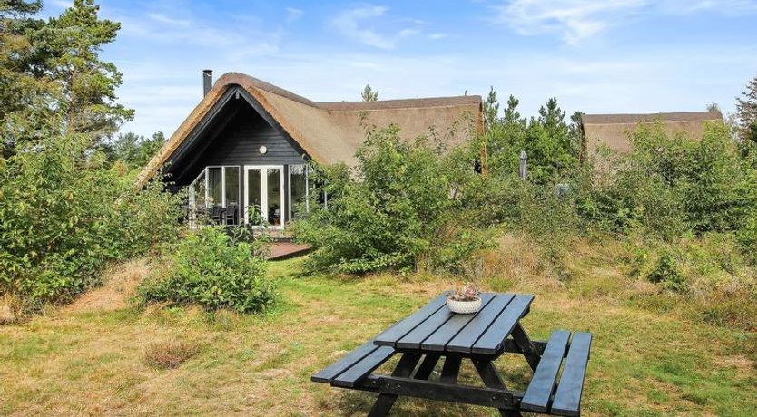 Photo of "Awenasa" - 4.1km from the sea