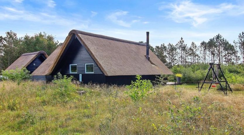 Photo of "Awenasa" - 4.1km from the sea