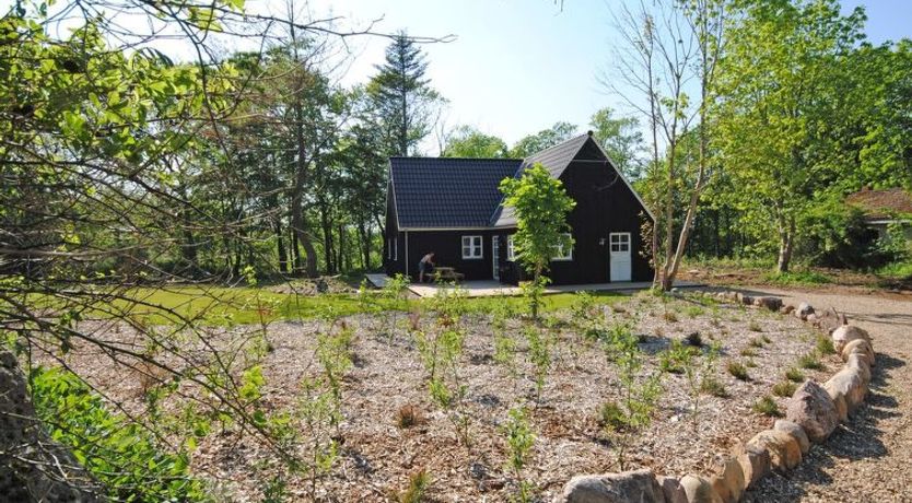 Photo of "Mandana" - 10km to the fjord