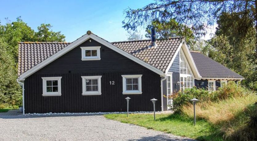 Photo of "Femmy" - 500m from the sea