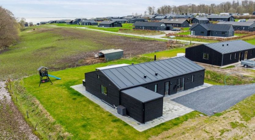 Photo of "Jul" - 300m from the sea