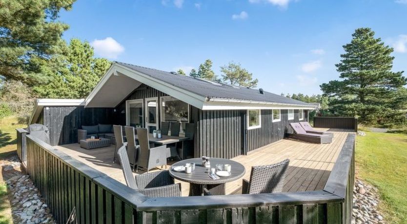 Photo of "Eirik" - 2.5km from the sea