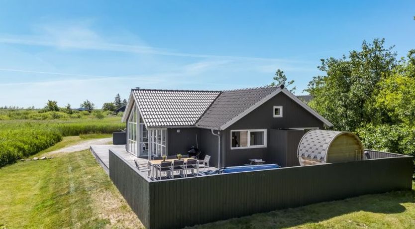 Photo of "Jonna" - 700m from the sea