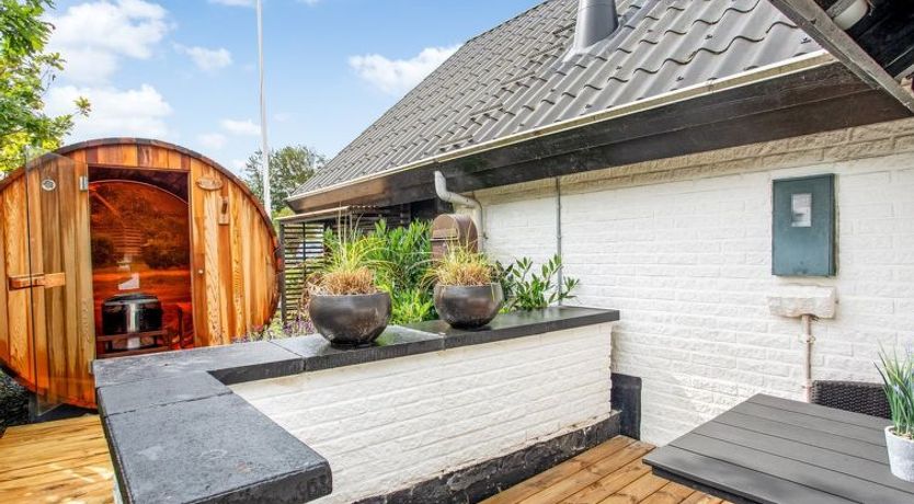 Photo of "Solfrid" - 150m from the sea