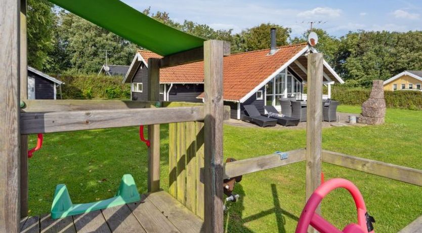 Photo of "Frosina" - 300m from the sea