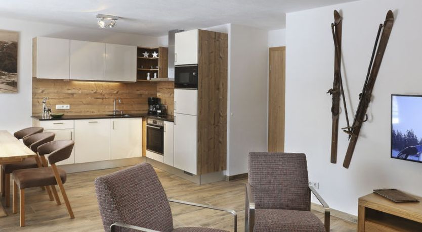 Photo of Superior # 302 für bis 6 Personen Apartment 28