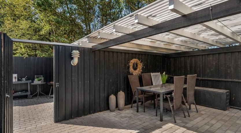 Photo of "Ursel" - 800m from the sea