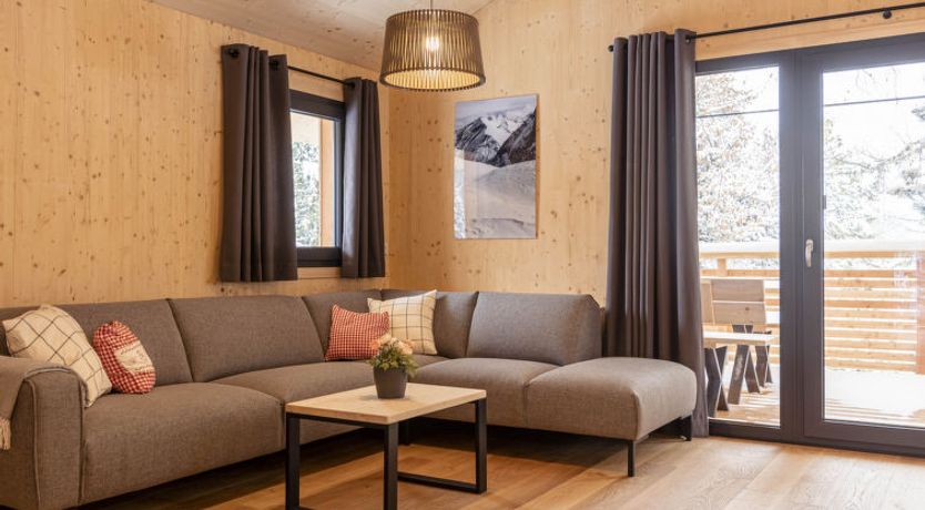 Photo of Superior Chalet mit Sprudelpool innen