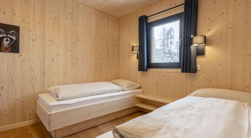 Photo of Superior Chalet mit Sprudelpool innen