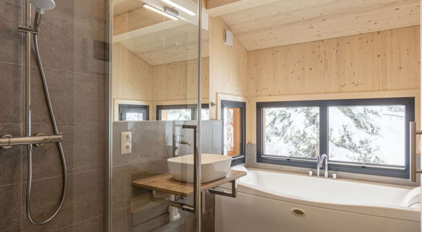 Photo of Superior Chalet mit Sprudelpool innen