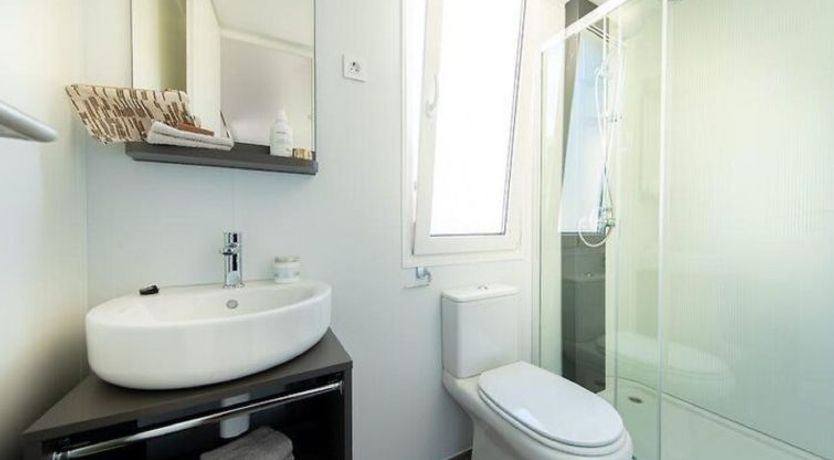 Photo of Cosy Unique Hottub 6 Holiday Home 12