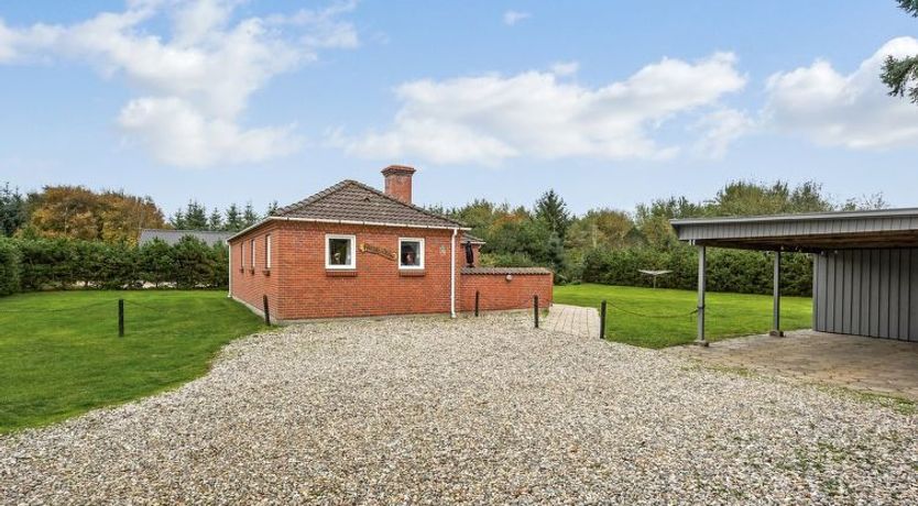 Photo of "Pernilla" - 2km from the sea