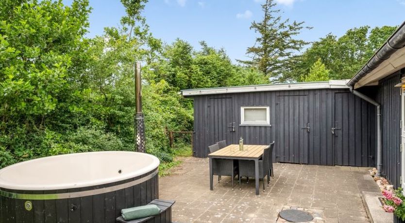 Photo of "Embla" - 500m to the fjord