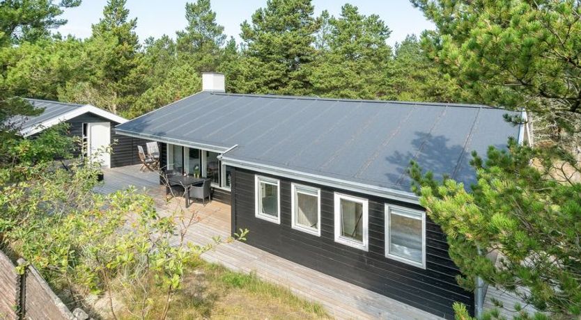 Photo of "Solgunn" - 900m from the sea