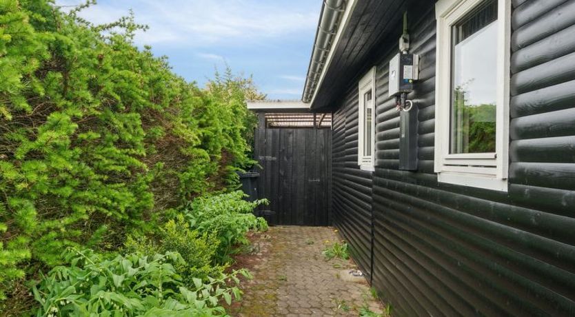 Photo of "Ritha" - 175m from the sea