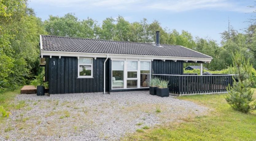 Photo of "Alvy" - 200m from the sea