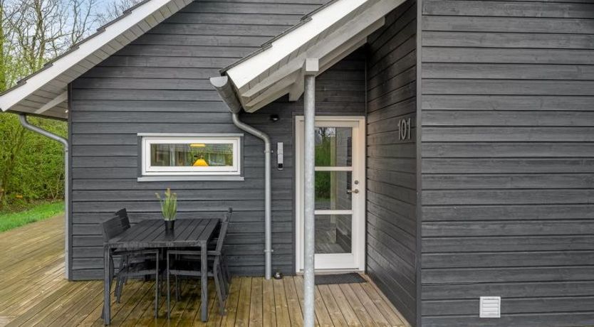 Photo of "Ketilbiorn" - 1.2km to the fjord