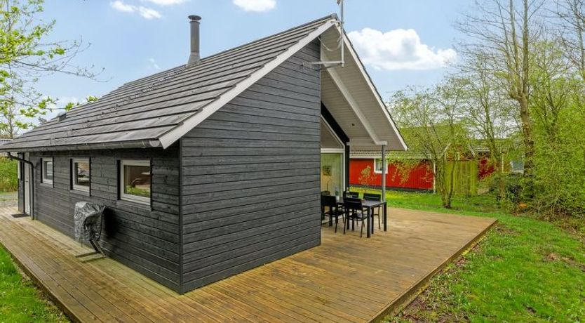 Photo of "Ketilbiorn" - 1.2km to the fjord