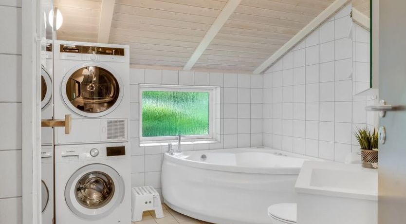 Photo of "Barnet" - 2.2km from the sea