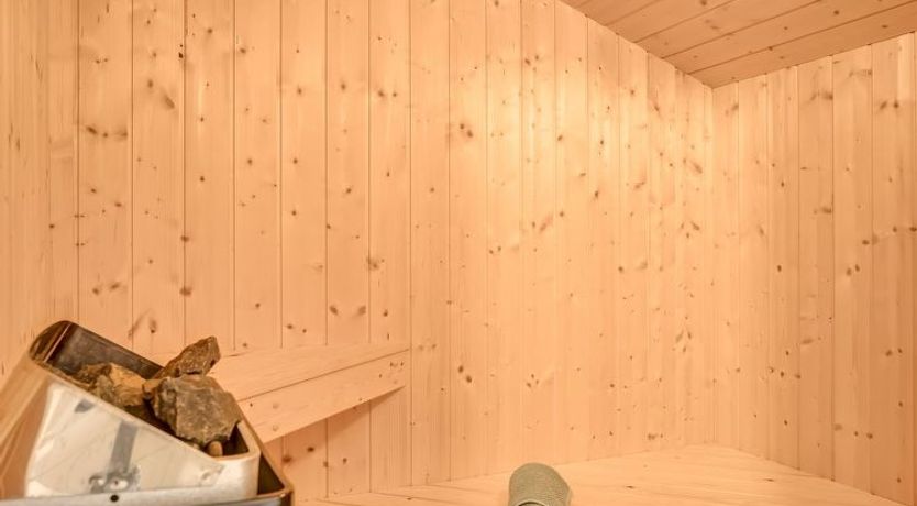 Photo of "Barnet" - 2.2km from the sea