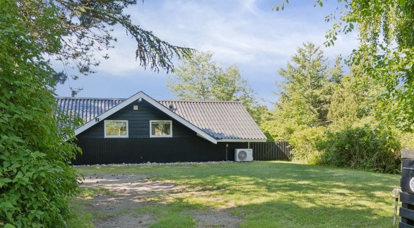 Photo of "Laurens" - 800m from the sea