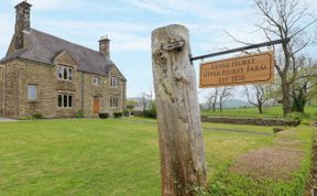 Photo of Upper Hurst Farmhouse