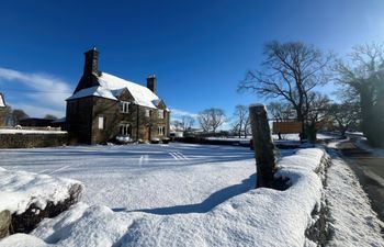 Upper Hurst Farmhouse Holiday Home