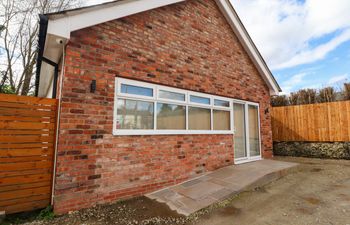 The bungalow at 46 Church St Holiday Home