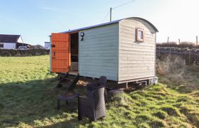 Photo of clementine-shepherds-hut