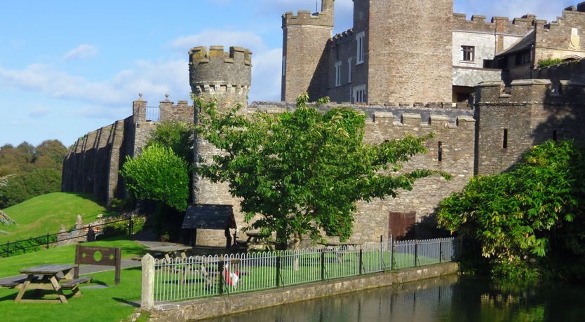 Photo of Watermouth Castle, Rhododendron Apartment