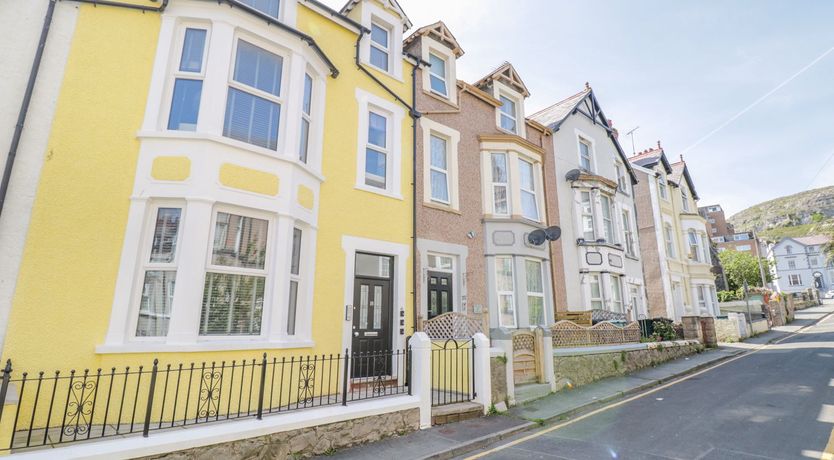 Photo of UpTown - Manhattan House