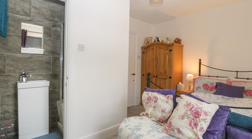 Photo of Yr Angor (The Anchor)