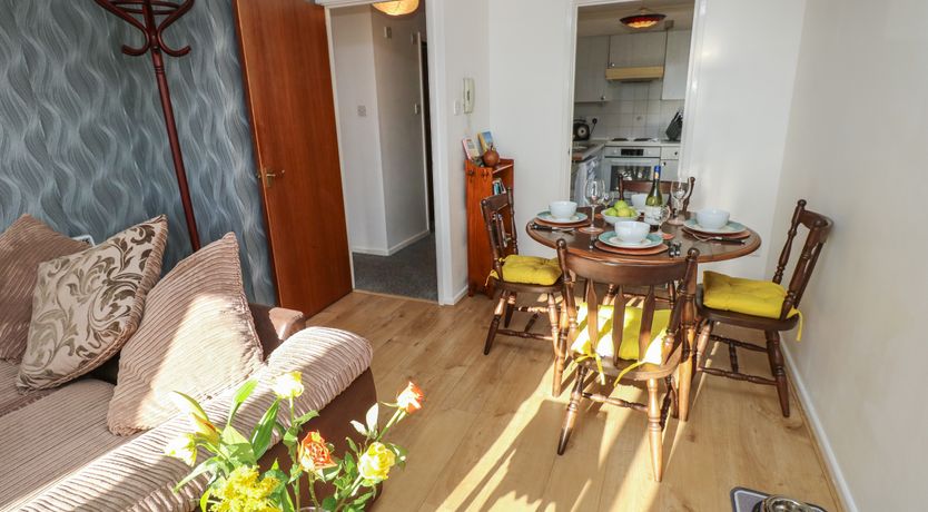 Photo of Flat 2, Clifton Gardens