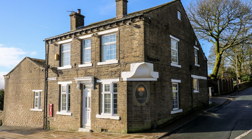 Photo of Rock Hollow