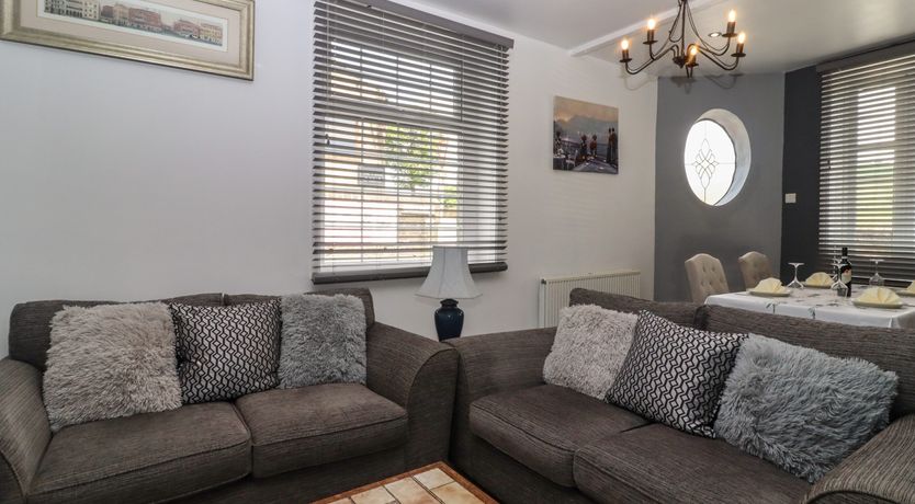 Photo of Rock Hollow