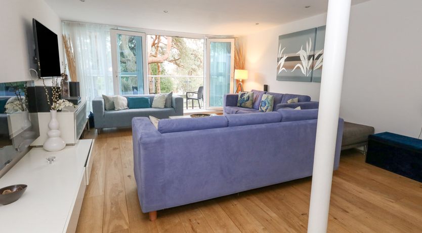 Photo of 5 Red Sails