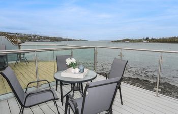 Waters Edge (Ymyl Y Dwr) Holiday Home