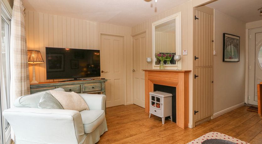 Photo of Mulberry Cabin On The Lake