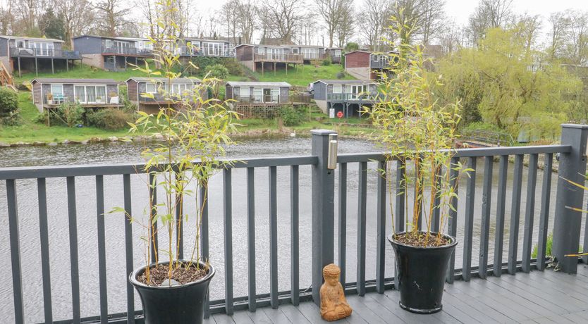 Photo of Mulberry Cabin On The Lake