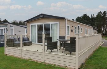 Whispering Willows Holiday Home