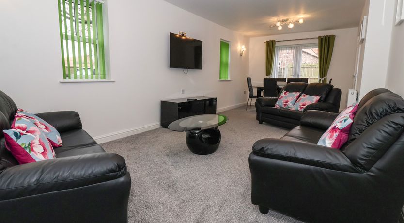 Photo of 4 Manor Garth